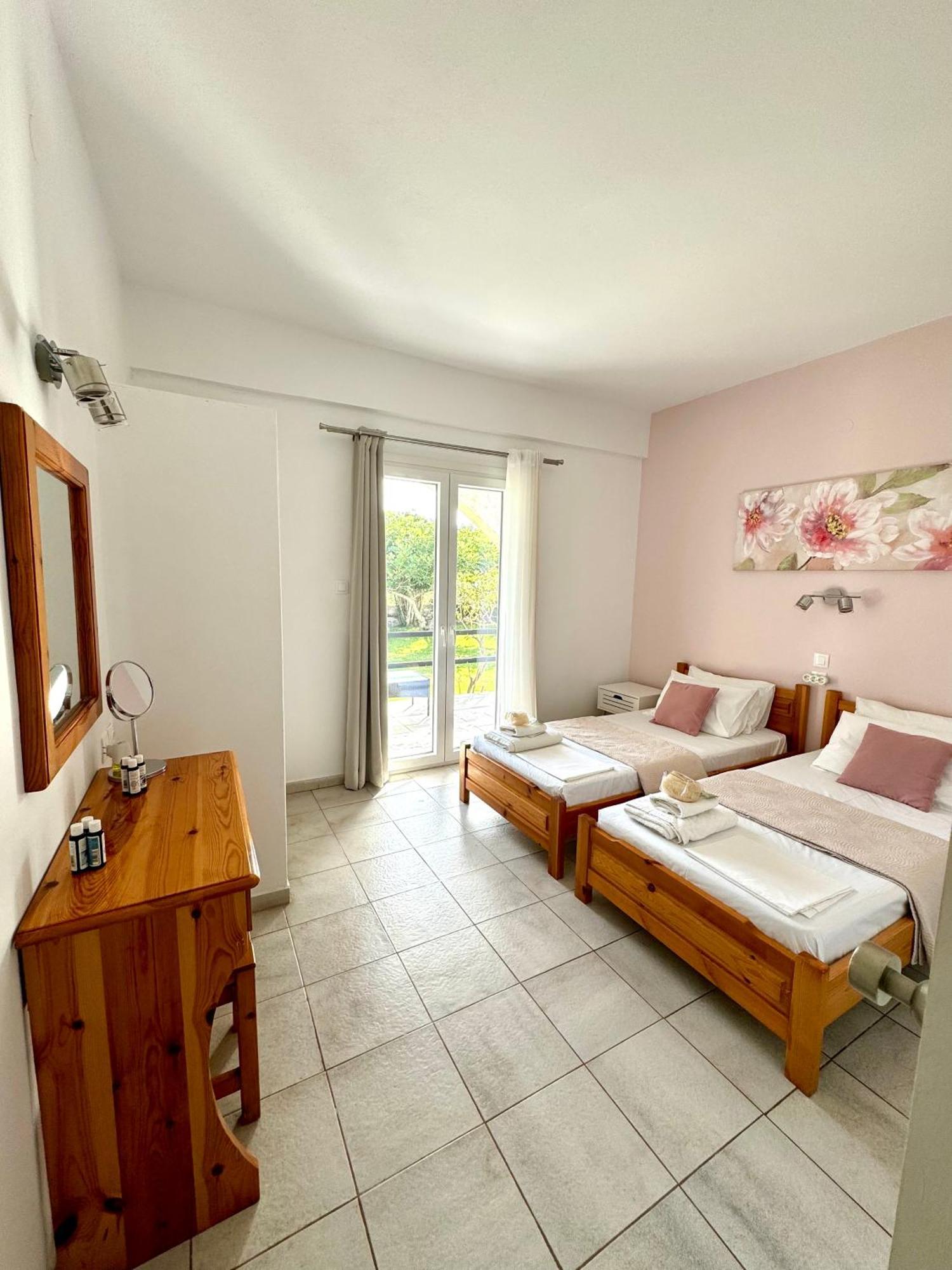Sungate Villas Almiros Beach Exterior photo
