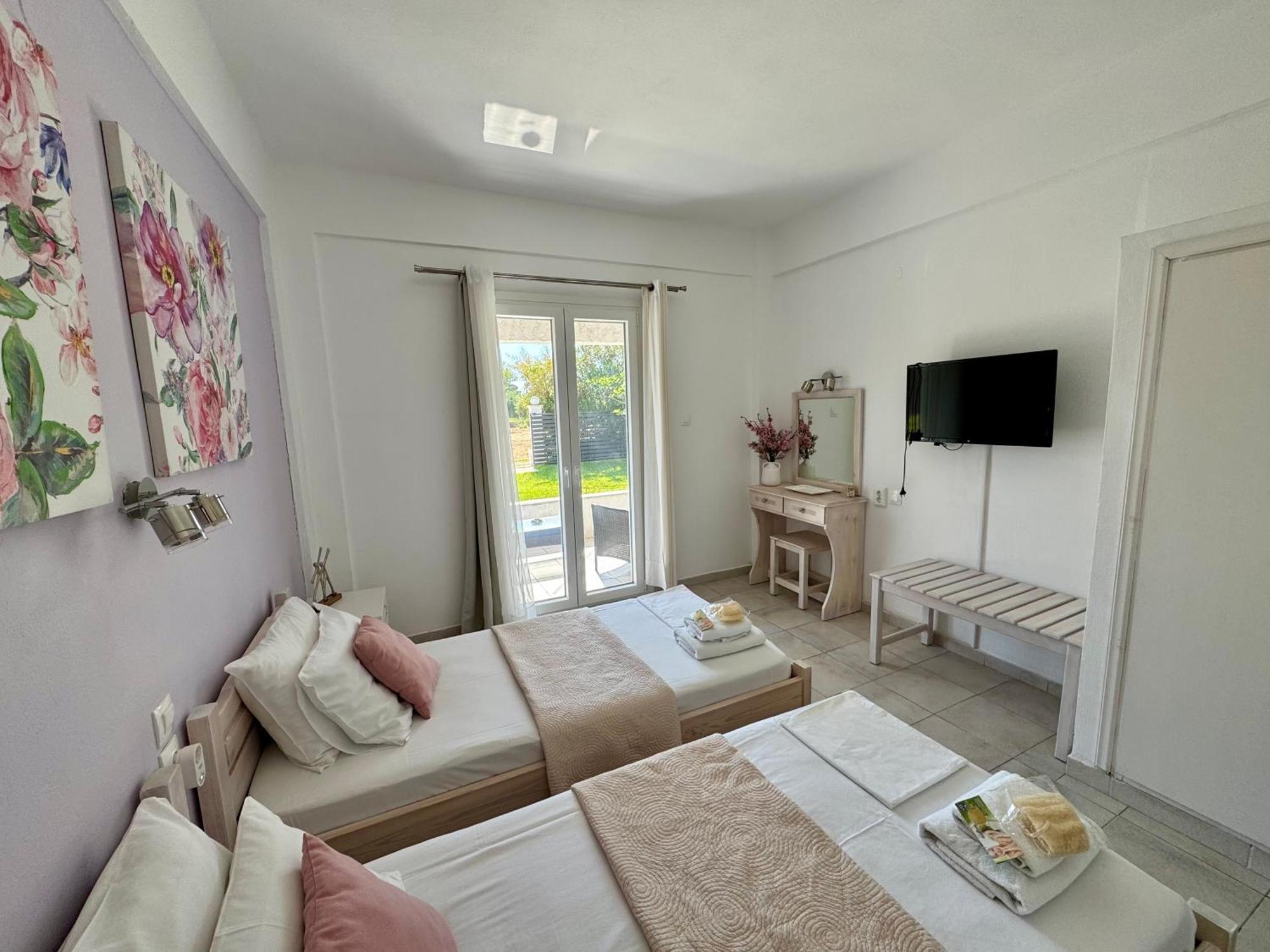 Sungate Villas Almiros Beach Exterior photo